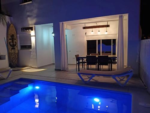 Πισίνα στο ή κοντά στο Charming Chalet in Punta Umbría with Private Pool