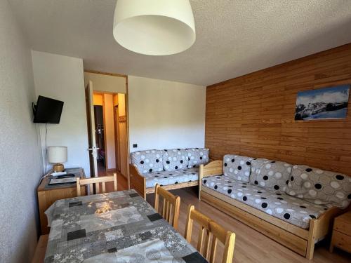 Appartement fonctionnel · Skis aux pieds · Balcon - FR-1-181-2167