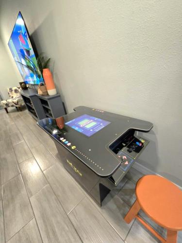 Luxury 4BR, Sleeps 12, Heated Pool, Near Universal Studios photo 18