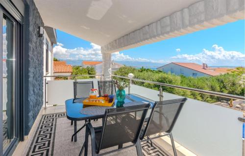 Cozy Apartment In Vir With Wifi