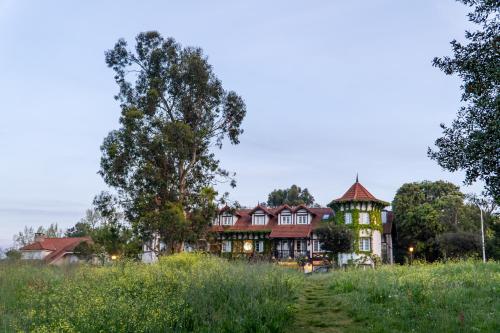 Hotel Torres de Somoにある庭