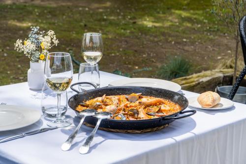 ホテルの敷地内または近くでの食事または食べ物