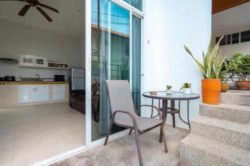 Η κουζίνα ή μικρή κουζίνα στο Hillside Seaview Residence