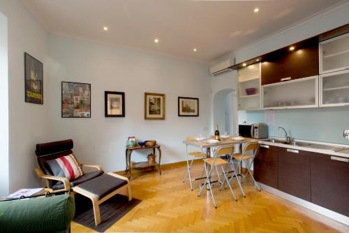 Holidays Banchi Vecchi Apartment