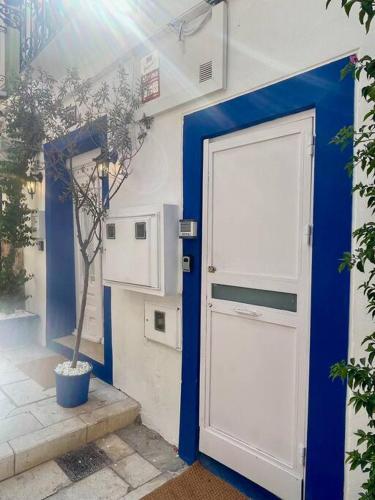 Cozy 1-Bdrm Apt in City Center