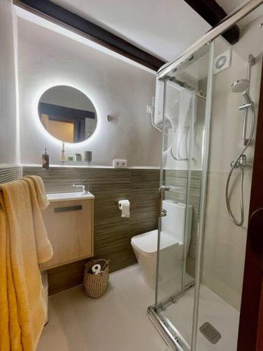 Cozy 1-Bdrm Apt in City Center