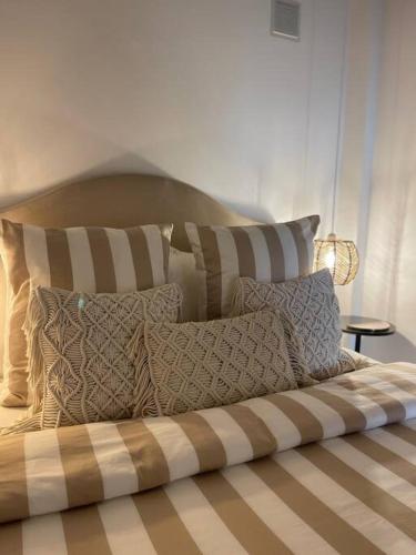 Cozy 1-Bdrm Apt in City Center