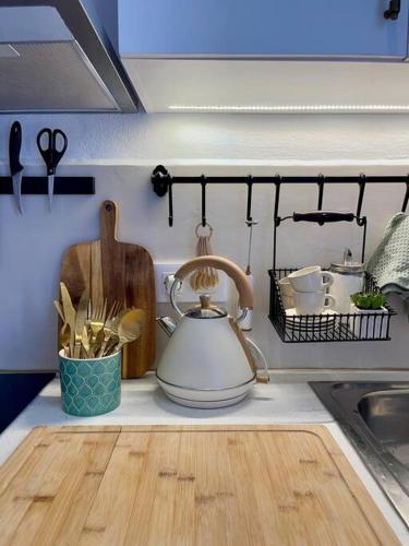 Cozy 1-Bdrm Apt in City Center