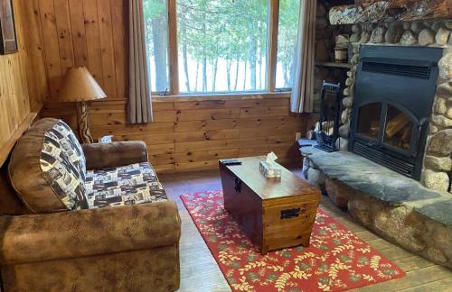 Ruang duduk di Gunflint Lodge