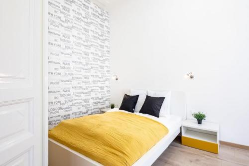 Bright & Large apartment at TOP Location 1061 Budapest, Anker köz 1 kép - 3