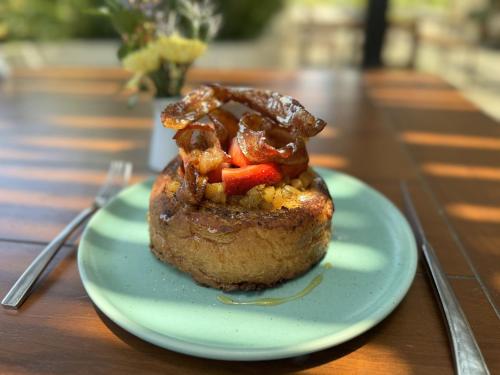 Eten bij of ergens in de buurt van het hotel

