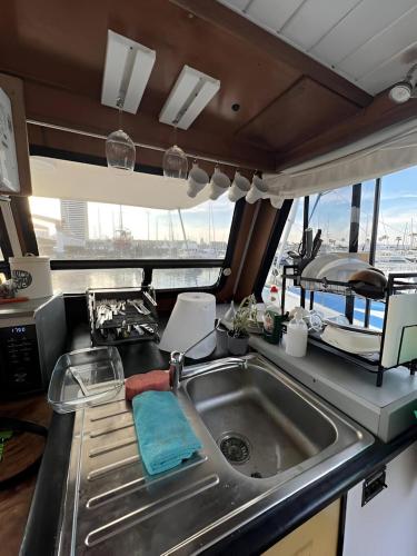 Barco muy espacioso con dos terrazas Valencia CENTRO!!
