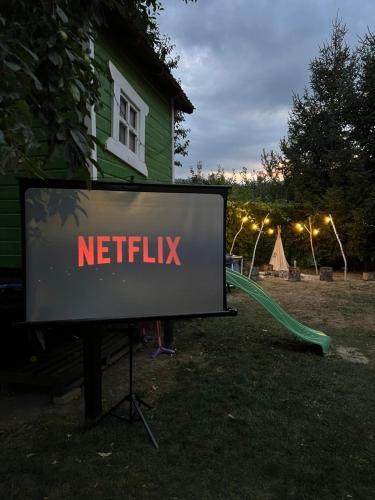 Zahrada ubytování Casa Bunicii Comarnic