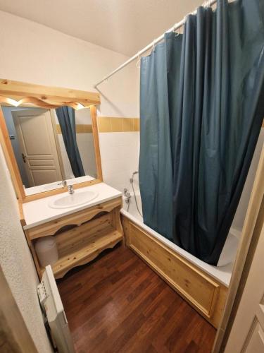 Photo de la galerie de l'établissement Chalets De Florence - 2 pièces pour 4 personnes proche remontées MAE-2954, à Modane