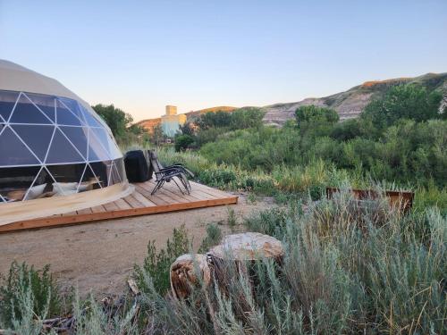 Gallery image of D6 Sahara Sunset- King Suite Very Private in Drumheller