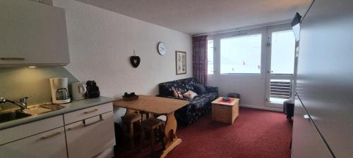 Photo de la galerie de l'établissement Résidence Diamant - Studio Vue Piste MAE-0304, à Aime La Plagne