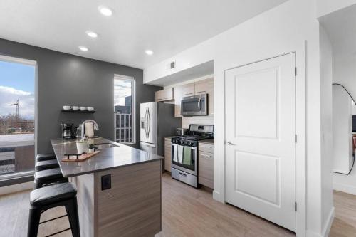 Η κουζίνα ή μικρή κουζίνα στο Spectacular Central City 2BD2BA