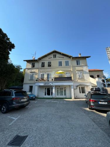 Central Apartment Agatha