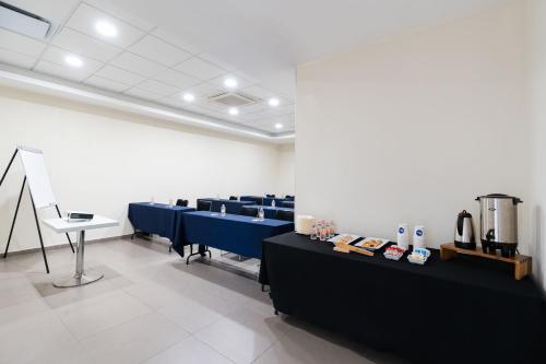 Příslušenství pro přípravu čaje a kávy v ubytování City Express Junior by Marriott Aguascalientes Centro