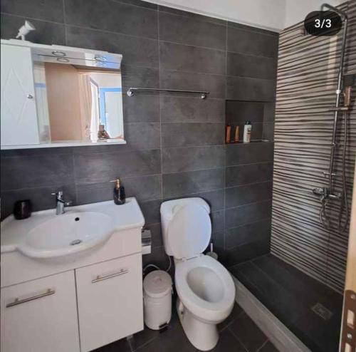 Ένα μπάνιο στο Mare Calmo Apartments, Chios
