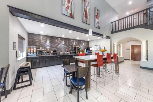 Restaurace v ubytování Best Western Atoka Inn & Suites