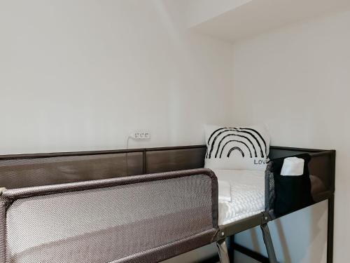 Un ou plusieurs lits dans un hébergement de l'établissement Beds In Shared Apartment - Beograd na vodi Shared Bedrooms In Shared Apartment