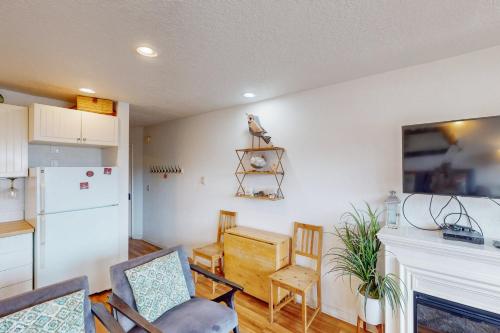 Una cocina o zona de cocina en Neskowin Ocean Haven