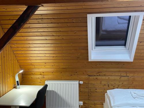 Postel nebo postele na pokoji v ubytování Apisha Apartement 3