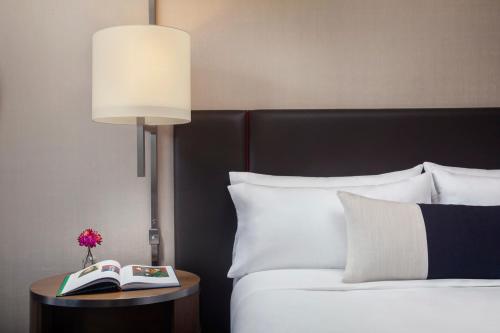 Ένα ή περισσότερα κρεβάτια σε δωμάτιο στο Omni Atlanta Hotel at Centennial Park