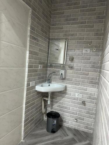 Un baño de Gonio Tower