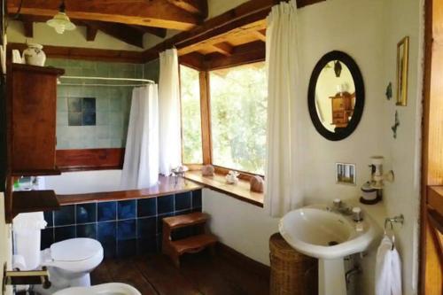 Phòng tắm tại Villa para 20 personas, alberca y jacuzzi
