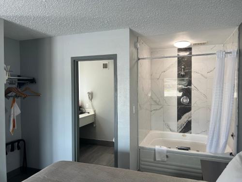 Ένα μπάνιο στο Quality Inn