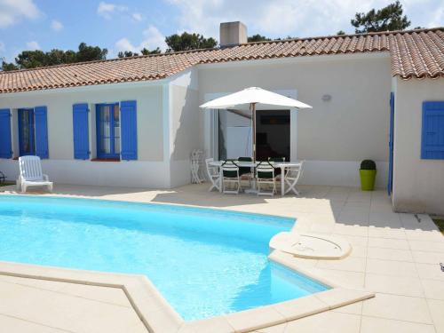 Villa calme avec piscine privée, animaux admis, WiFi - FR-1-323-552