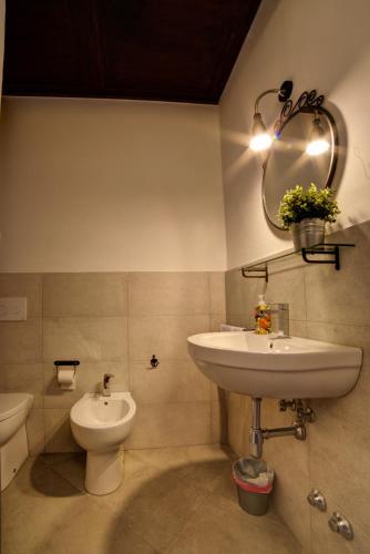 Un baño de Donna Elena