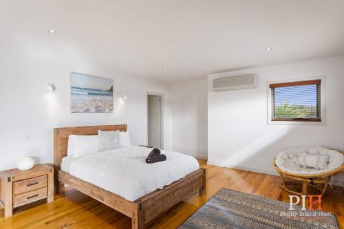 Ένα ή περισσότερα κρεβάτια σε δωμάτιο στο Beachwood Retreat for Ultimate Relaxation