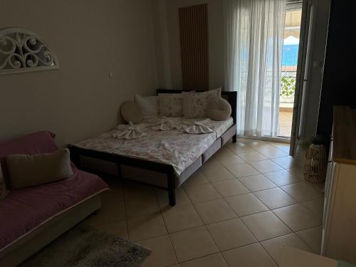 Gallery image of Изглед море студио Алекс Неа ПЕРАМОС in Néa Péramos