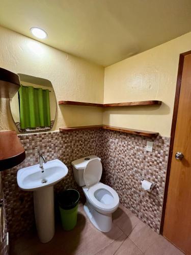 Ένα μπάνιο στο Midnite Inn