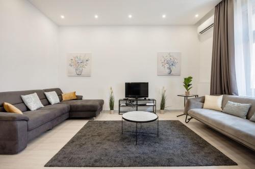 Elegant Two-bedroom Apartment in the Centre 1077 Budapest, Dob u. 71 kép - 3