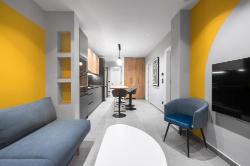 City Glow Apartment by Luxlikehome
