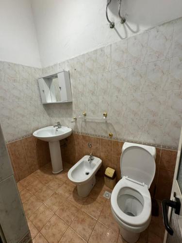 Klama Pranvera tesisinde bir banyo