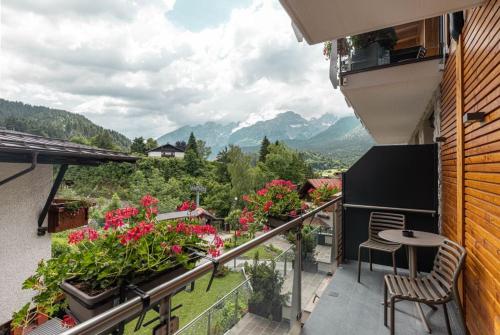 Nespecifikovaný výhled na hory nebo výhled na hory při pohledu z hotelu