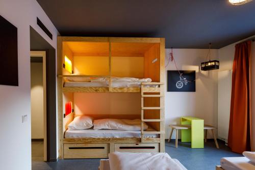 DJH moun10 Jugendherberge - Youth Hostel - membership required!にあるベッド