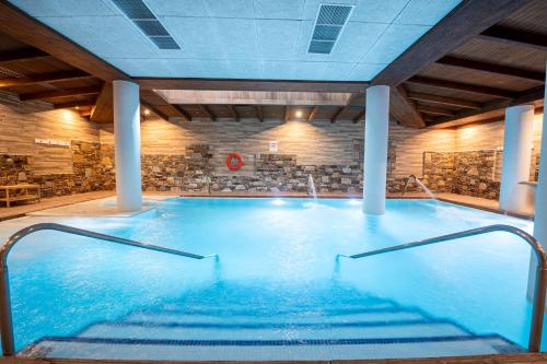 Hotel Roc Melerの敷地内または近くにあるプール