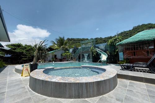 Swimmingpoolen hos eller tæt på Villa Espinoza Beach Resort Nasugbu