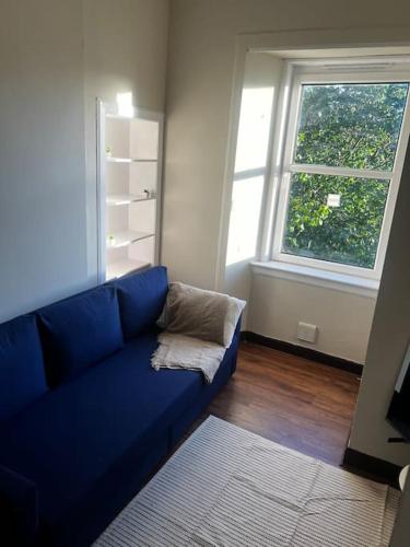 Χώρος καθιστικού στο One Bedroom Apartment in Gorgie with new central heating system