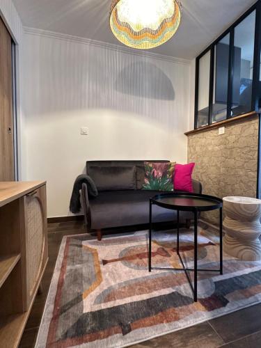 Modern Apt near Montmarte 2 mins from metro Château Rouge