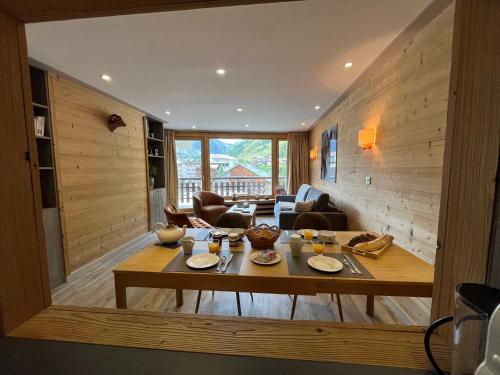 Appartement moderne avec balcon, WiFi et cuisine équipée