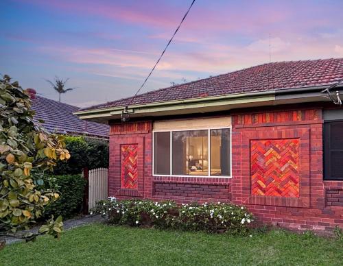 シドニーにあるFamily retreat house 3 bdrm with parking Netflix close to trainのギャラリーの写真