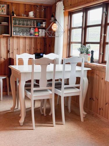 Gallery image of 2 BR Cozy vacation home for 5 guests, Langasandur in Ljósá