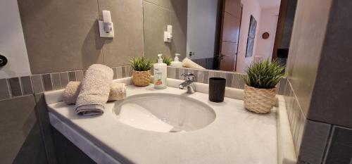 Luxe appartement, centrum Marbella, vlak aan zee!